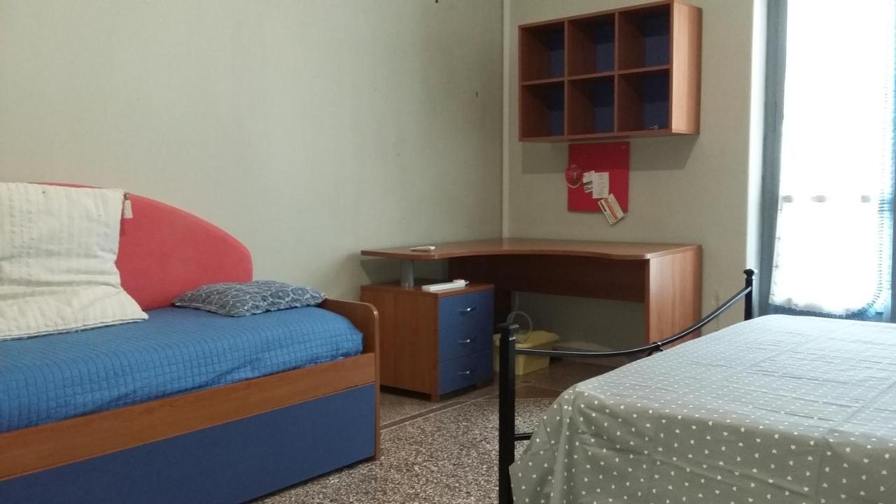 napoli. un cuore che batte. Esterno foto